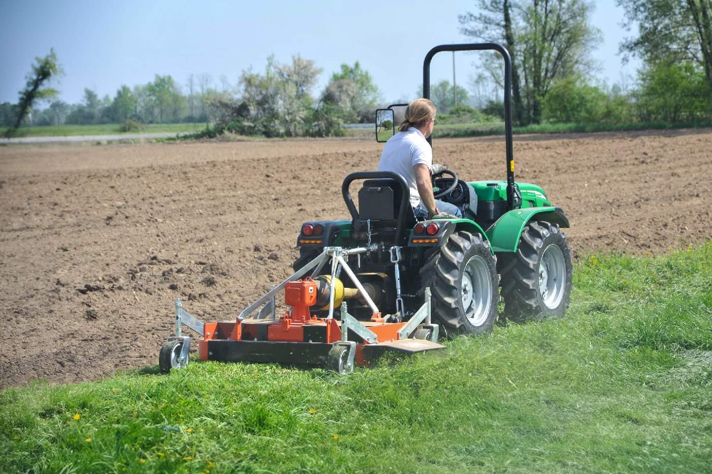FERRARI Kompakttraktor Cromo 35 RS -Grundmaschine ohne Bereifung - Image 5