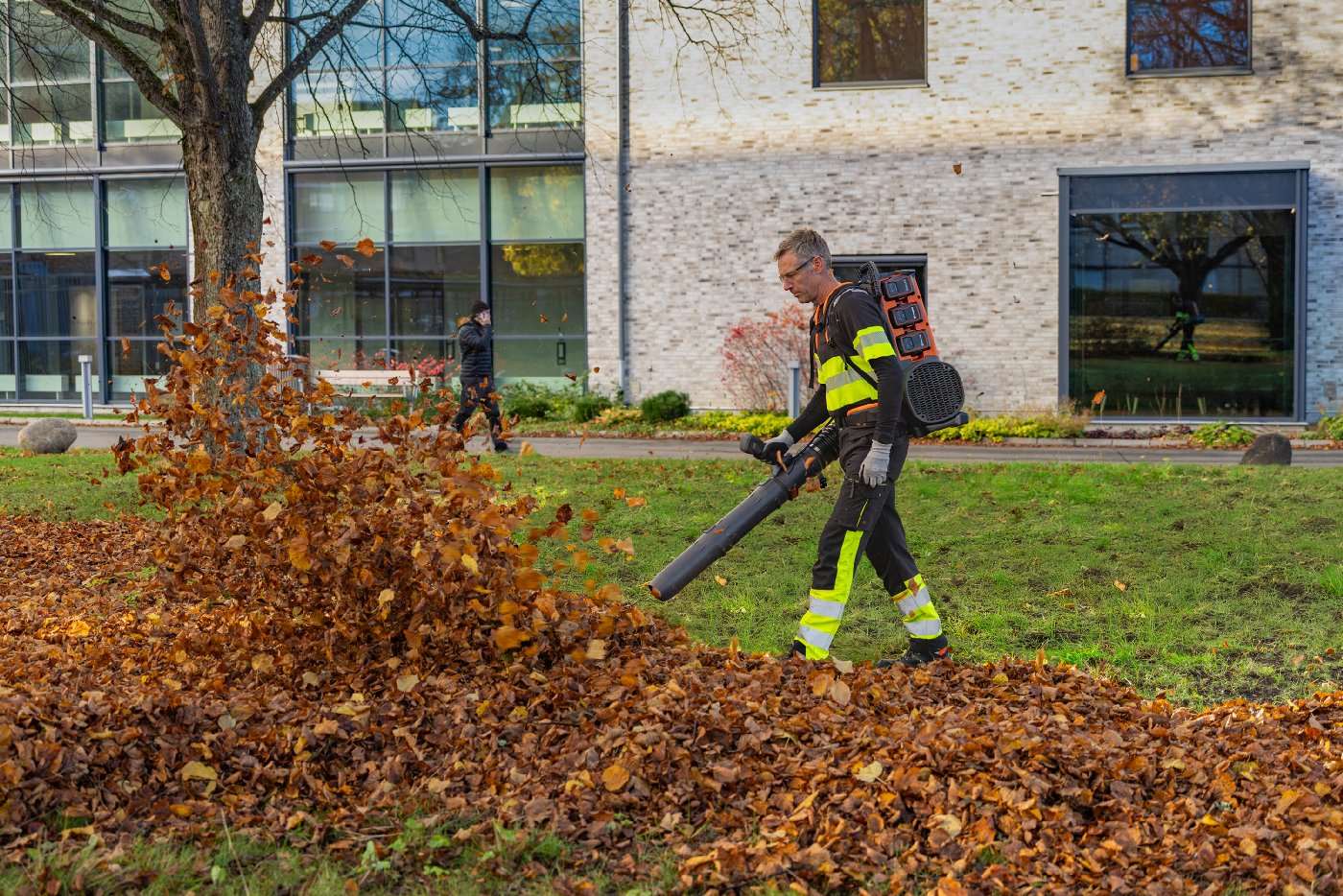 Husqvarna Akku-Blasgerät 570iBT ohne Akku und Ladegerät - Image 13
