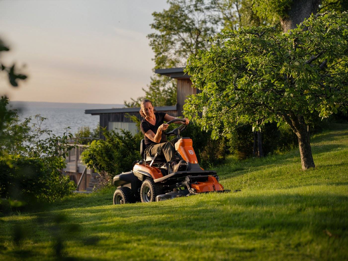 Husqvarna Akku-Frontmäher R 200iX AWD - Grundgerät ohne Mähdeck - Image 6