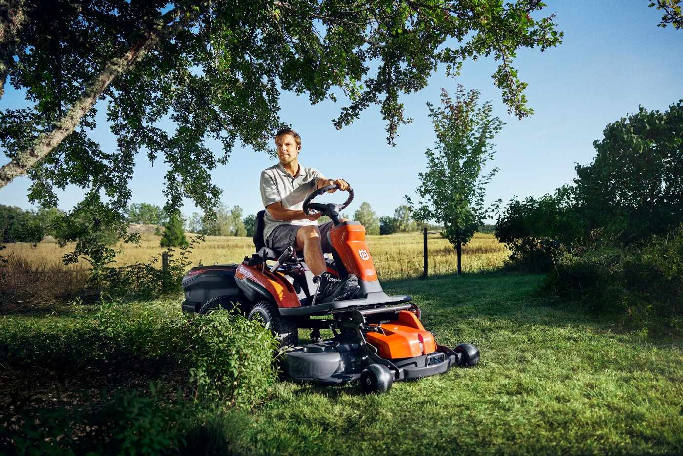 Husqvarna Akku-Frontmäher R 200iX AWD Dualbatterie - Grundgerät ohne Mähwerk - Image 14