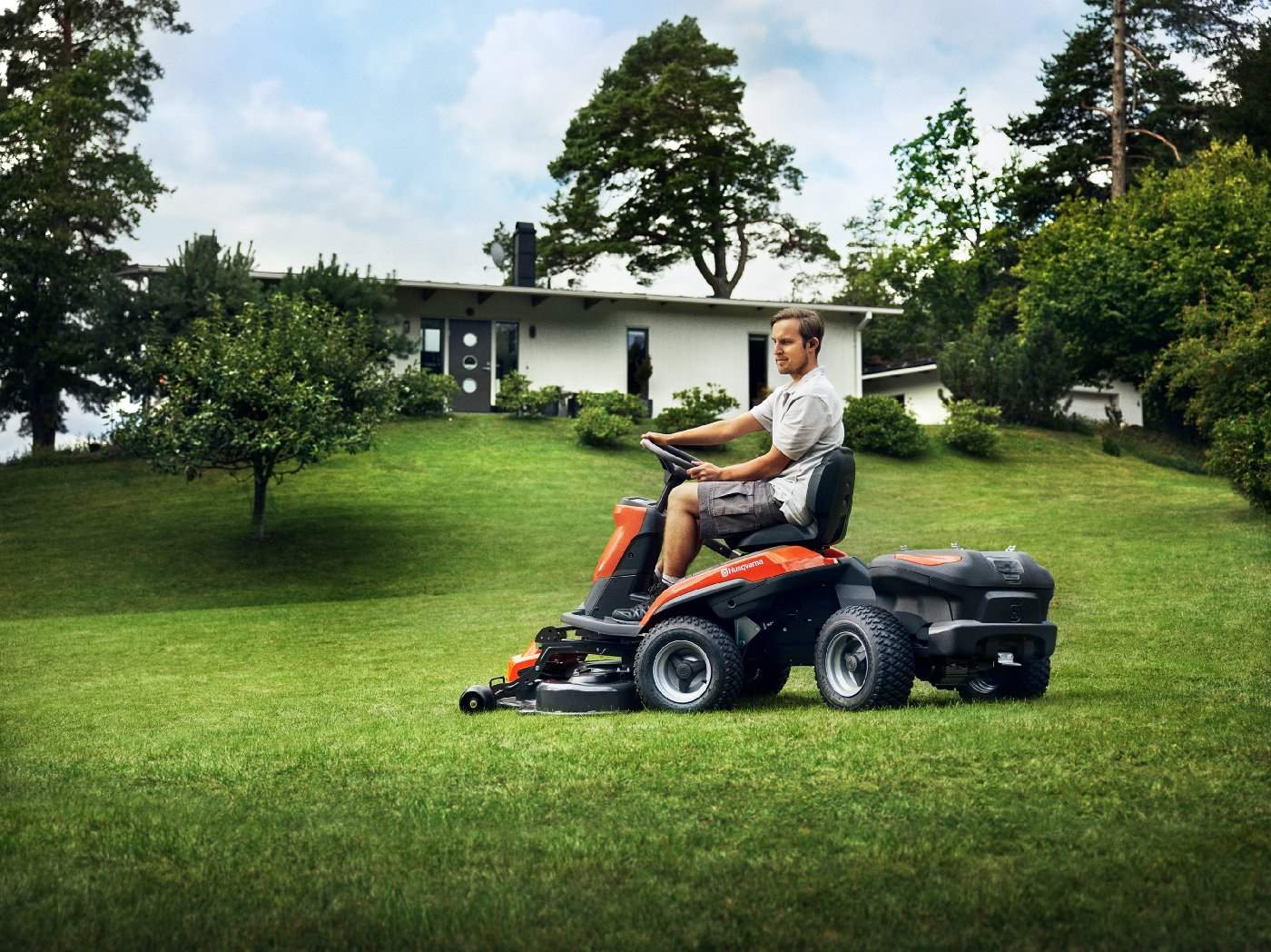 Husqvarna Akku-Frontmäher R 200iX AWD Dualbatterie - Grundgerät ohne Mähwerk - Image 15