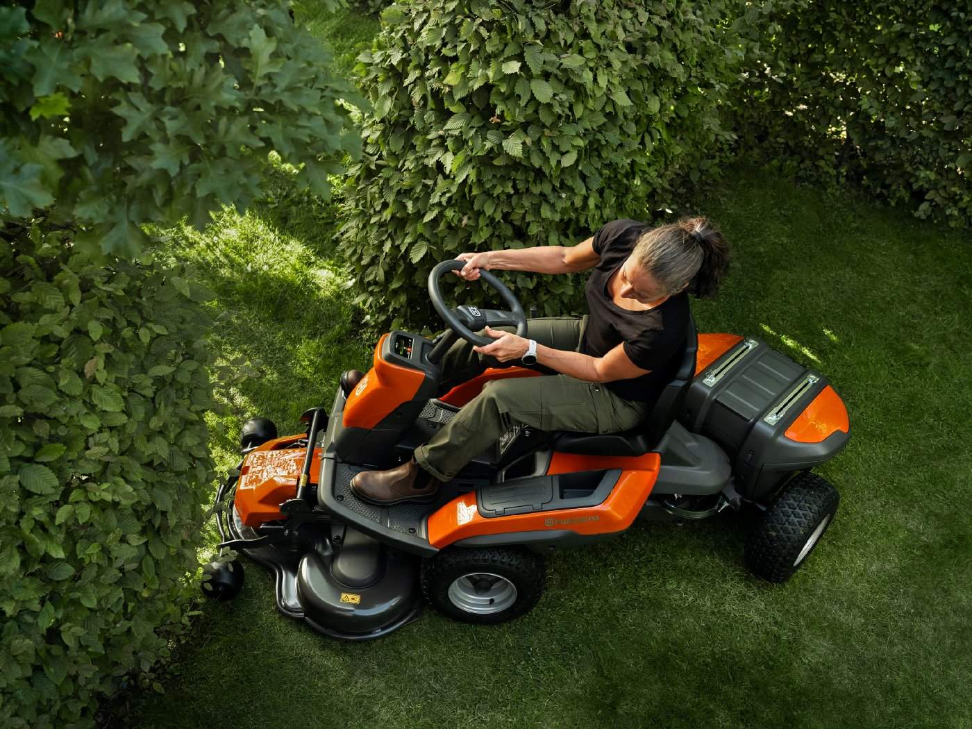 Husqvarna Akku-Frontmäher R 200iX AWD Dualbatterie - Grundgerät ohne Mähwerk - Image 4