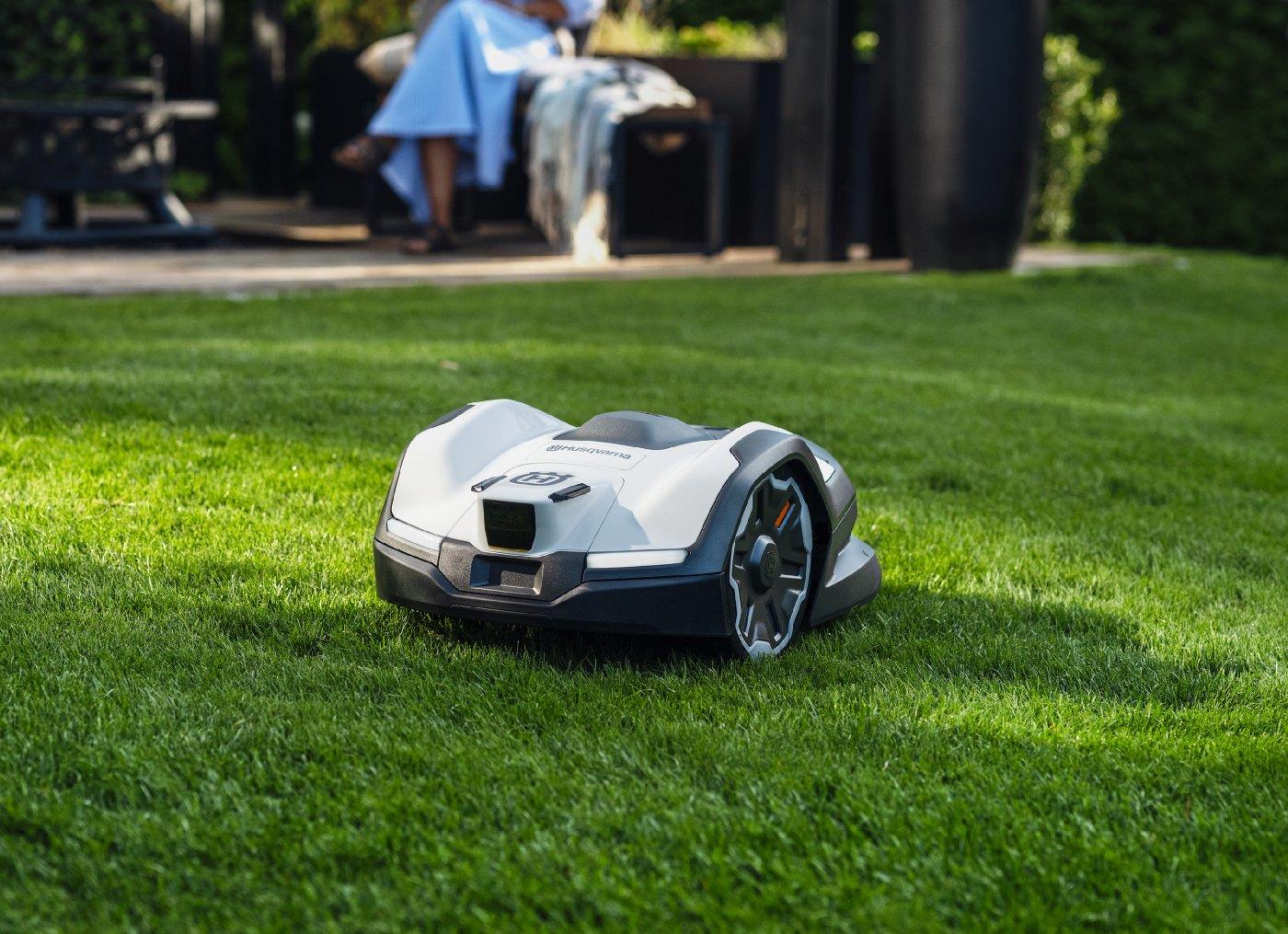Husqvarna Automower 410VE NERA mit Garage - Image 10