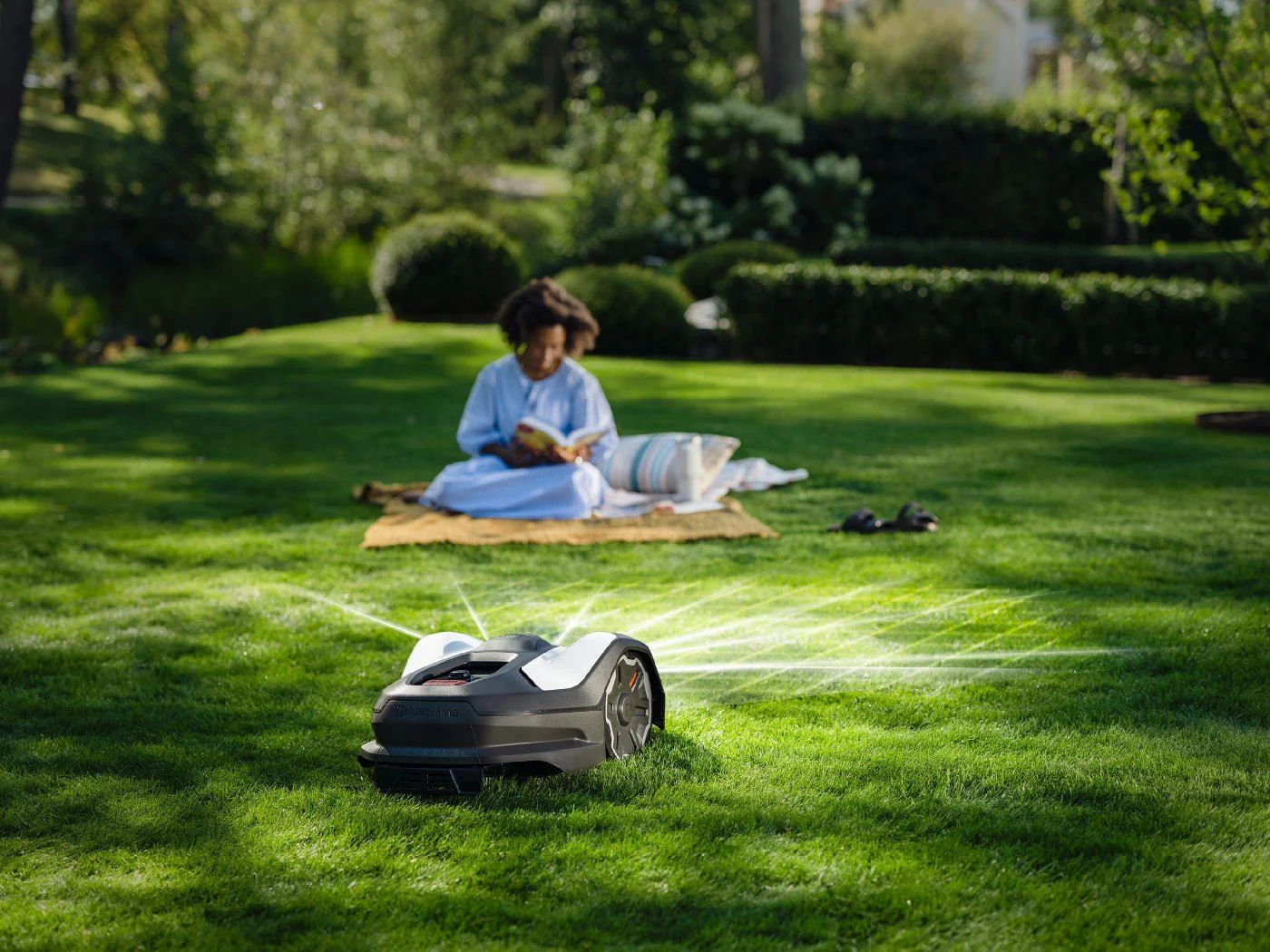 Husqvarna Automower 410VE NERA mit Garage - Image 13