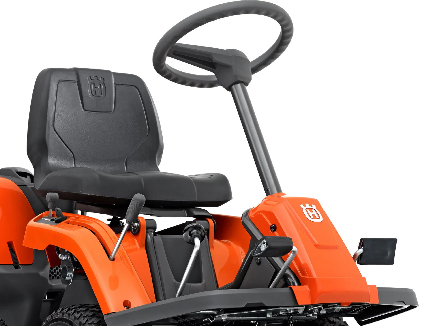 Husqvarna Frontmäher R 112C5 mit Mähdeck Combi 85 - Winterpaket mit Schneeschild, Gummileiste und Schneeketten - Image 4