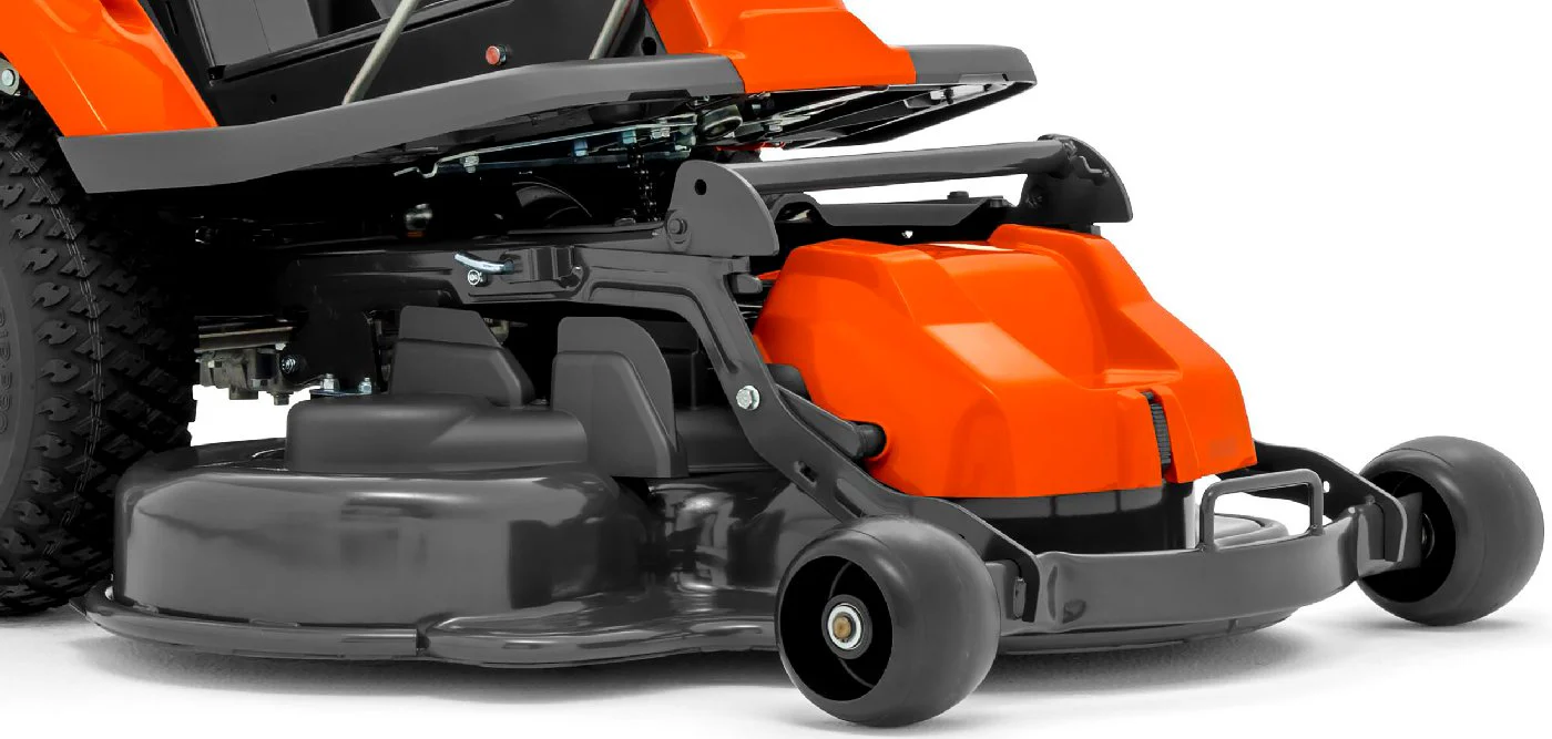 Husqvarna Profi-Frontmäher R 214C Combi 94 Winterpaket mit Schneeschild, Gummileiste, Gewicht und Schneeketten - Image 3