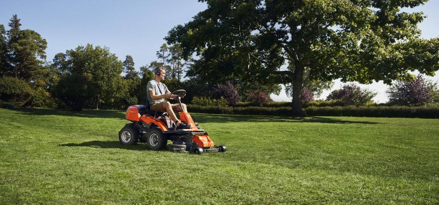 Husqvarna Profi-Frontmäher R 214TC mit Mähdeck Combi 94 - Image 4