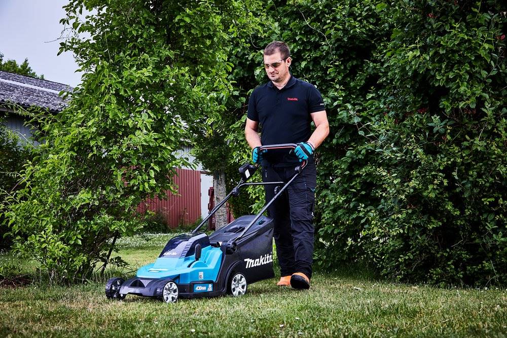 Makita Akku-Rasenmäher DLM432PT2 mit 2 Akkus 5 Ah und Doppelladegerät - Image 2