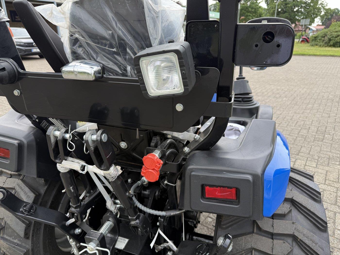 Solis Kompakttraktor 26 9+9 Vorführer mit Industriebereifung -sofort verfügbar - Image 5