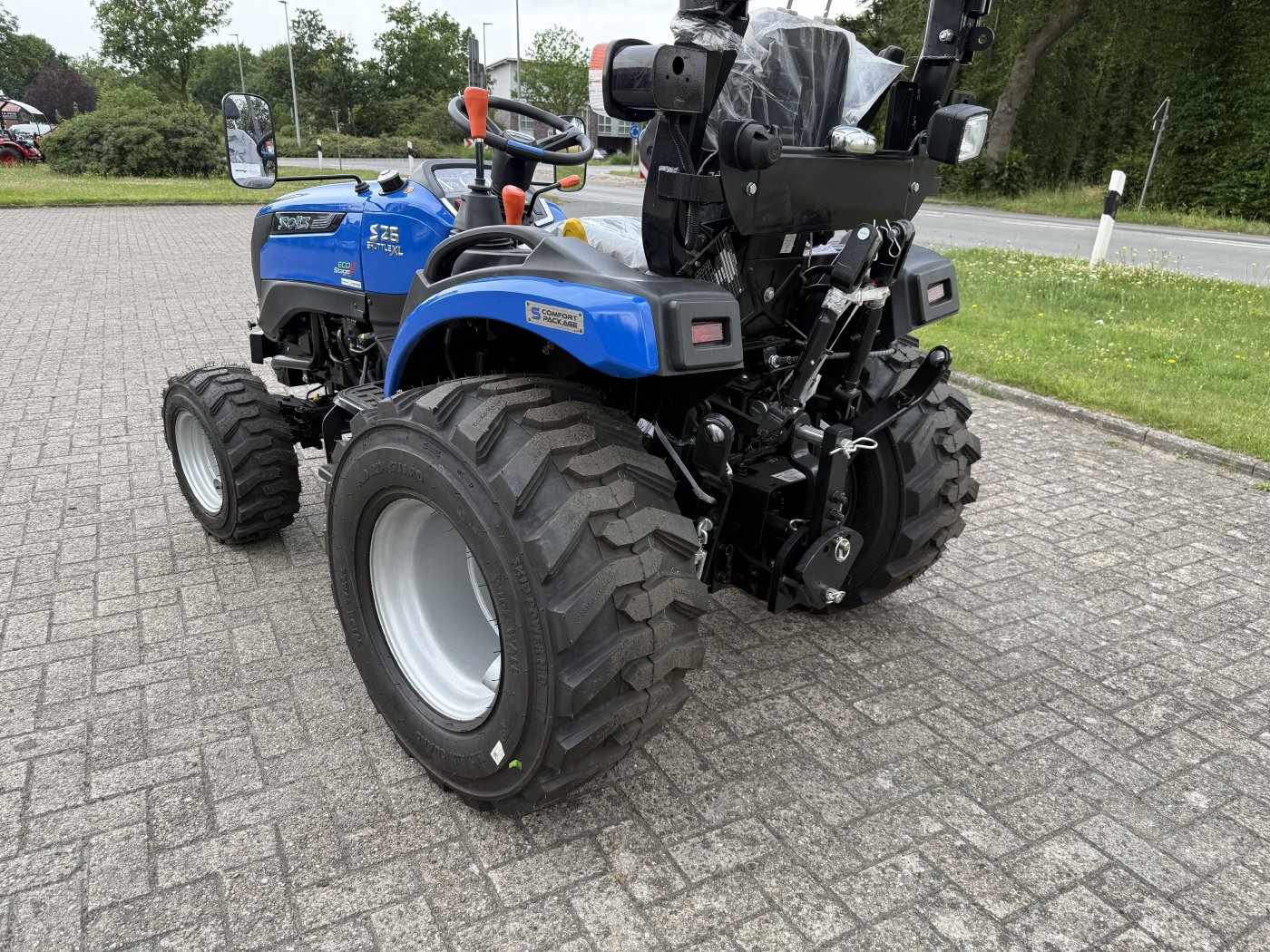 Solis Kompakttraktor 26 9+9 Vorführer mit Industriebereifung -sofort verfügbar - Image 6