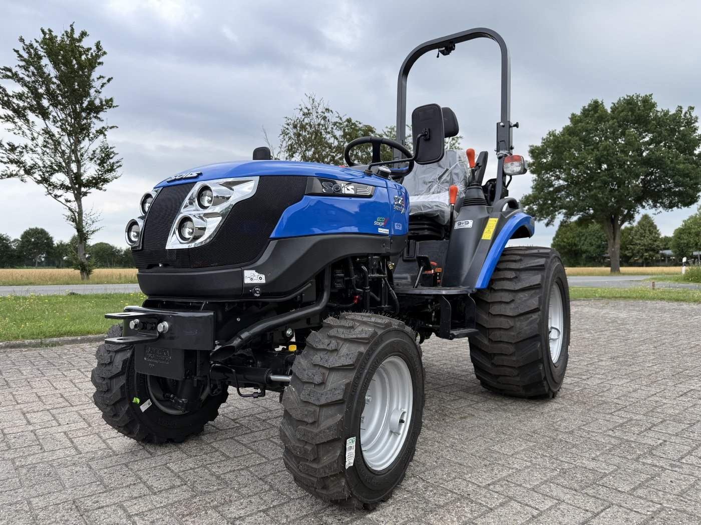 Solis Kompakttraktor 26 9+9 Vorführer mit Industriebereifung -sofort verfügbar - Image 7