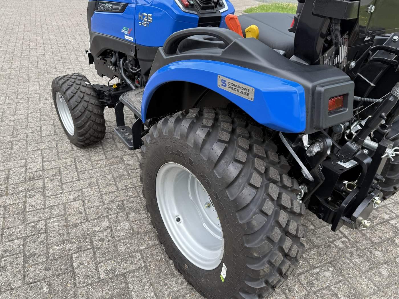 Solis Kompakttraktor 26 HST Vorführer mit Galaxy Pro Bereifung -sofort verfügbar - Image 9