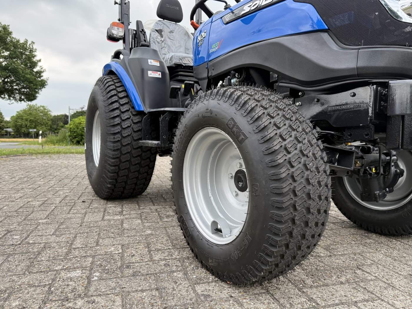 Solis Kompakttraktor 26 HST Vorführer mit Rasen-Bereifung groß -sofort verfügbar - Image 12