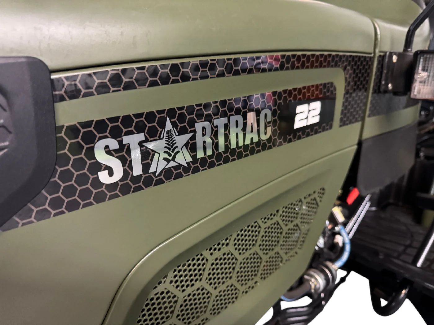 Startrac Allrad-Kleintraktor 22 Grundmaschine ohne Bereifung -5 Farben wählbar - Image 11
