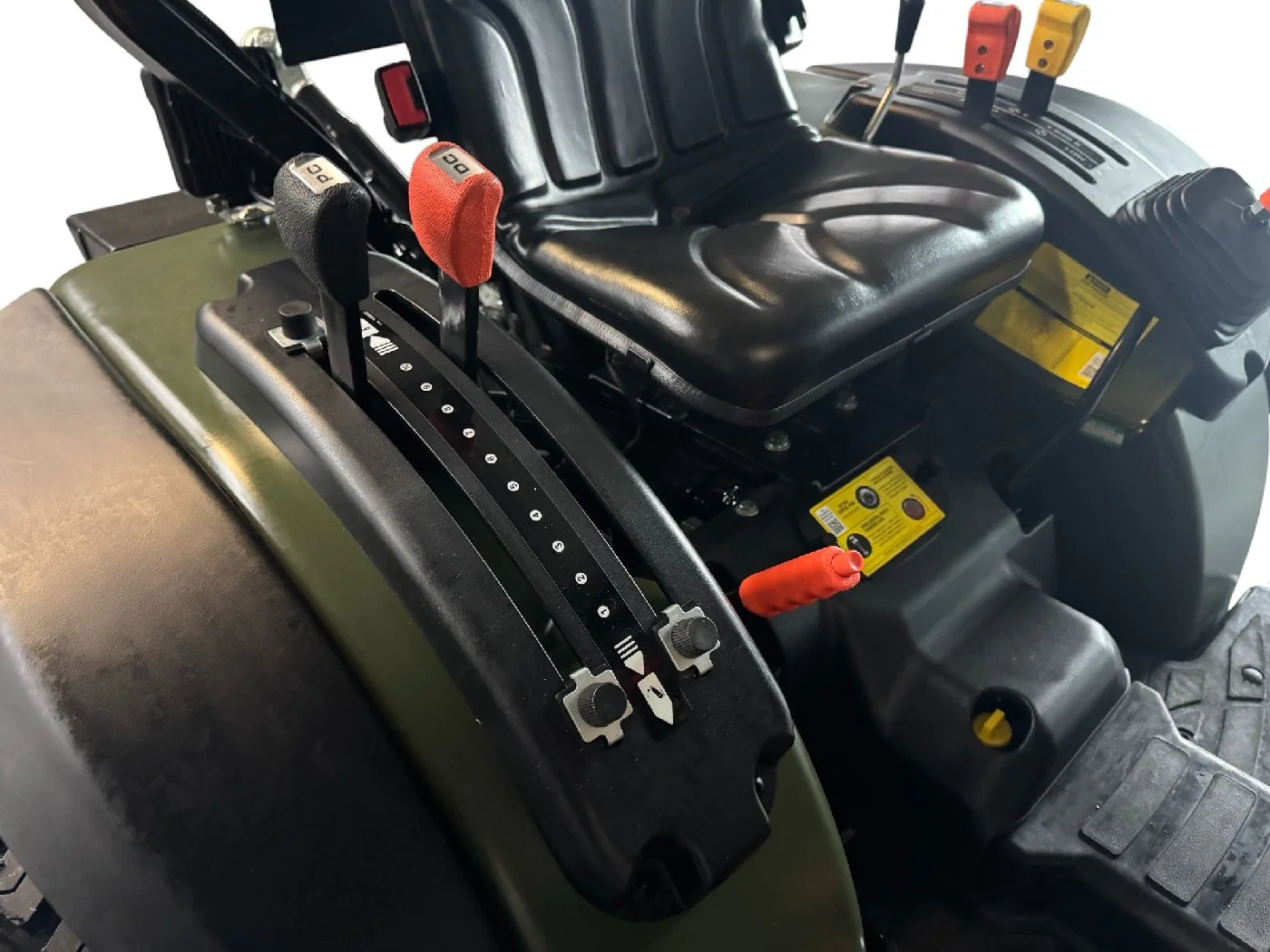 Startrac Allrad-Kleintraktor 26 9+9 Grundmaschine ohne Bereifung -5 Farben wählbar - Image 8