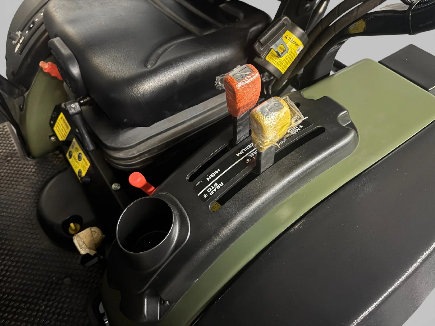 Startrac Allrad-Kleintraktor 26 HST mit Frontlader inklusive Schaufel -Grundmaschine ohne Bereifung -5 Farben wählbar - Image 10