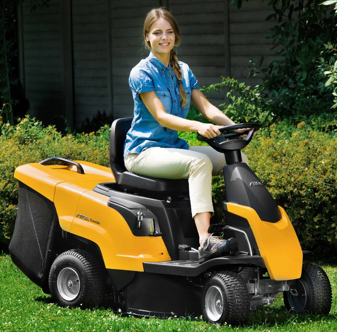 Stiga Aufsitzmäher Combi 166 mit Mulchkit und Deflektor - Image 11