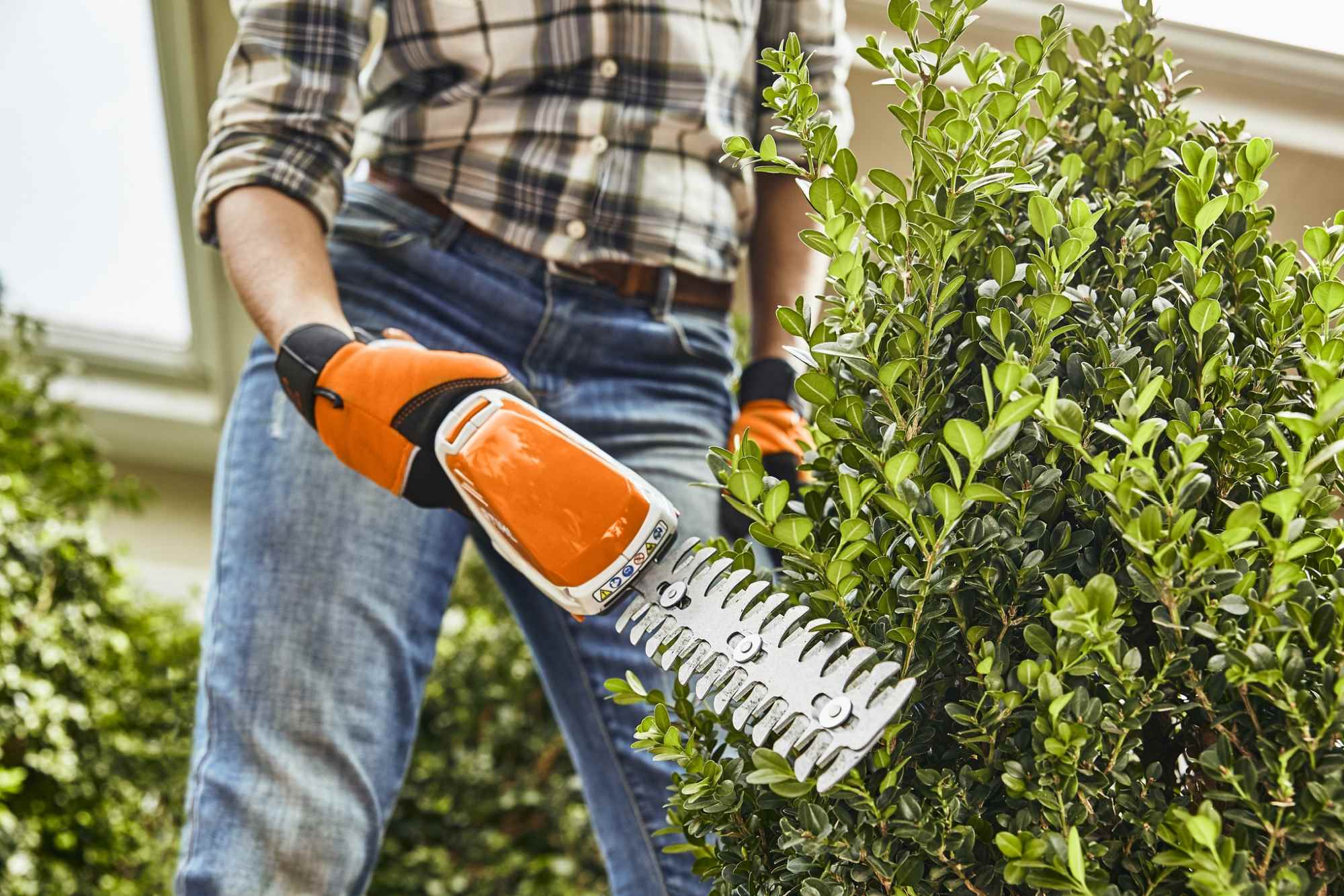 STIHL Akku-Strauchschere HSA 26, Set mit Akku AS 2 und Ladegerät ALS 31 - Image 4