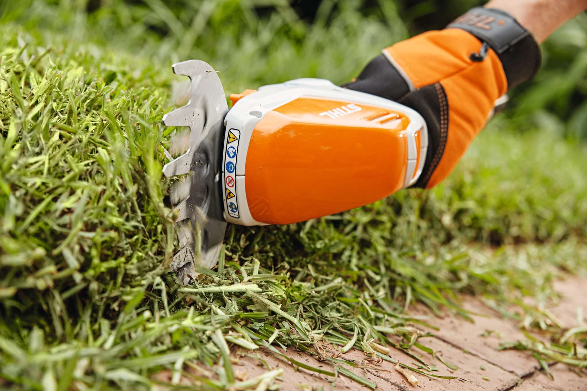 STIHL Akku-Strauchschere HSA 26, Set mit Akku AS 2 und Ladegerät ALS 31 - Image 5