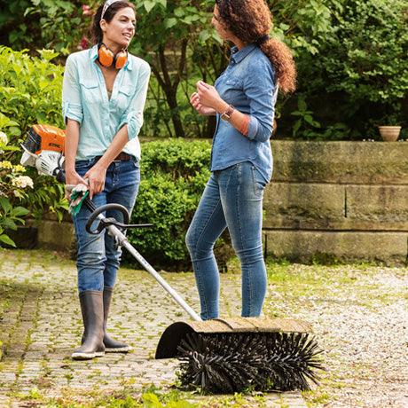 STIHL Kehrbürste-Aufsatz für Kombimotor KB-KM - Image 2
