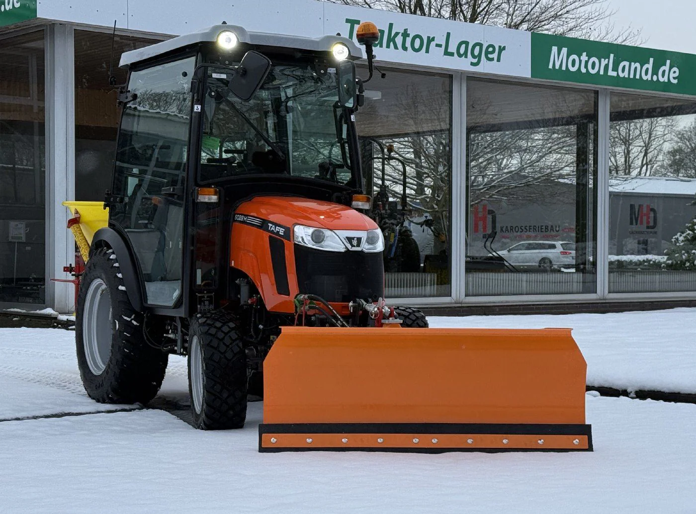 Tafe Allrad-Universalschlepper 6028H KB mit Winterpaket und Kommunalbereifung - Image 6